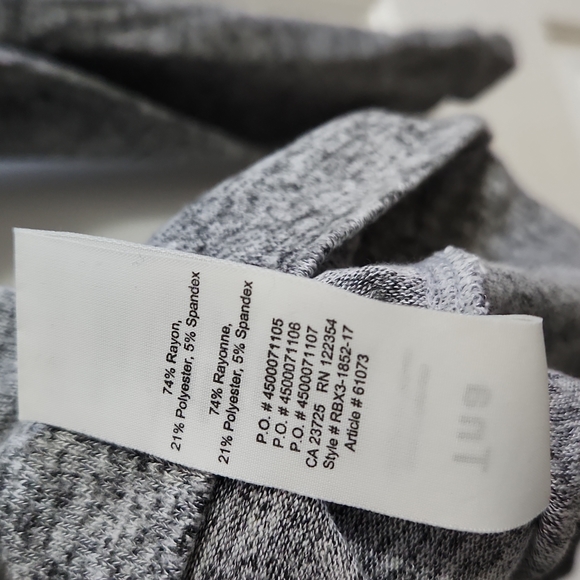 Like New Aritzia Grey Long Sleeve Knit Top Size Small - Picture 3 of 3